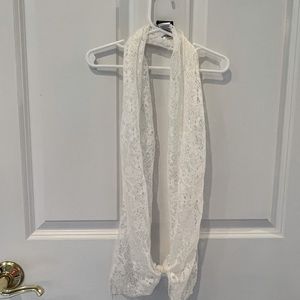 NWOT Ivory Lace Scraf